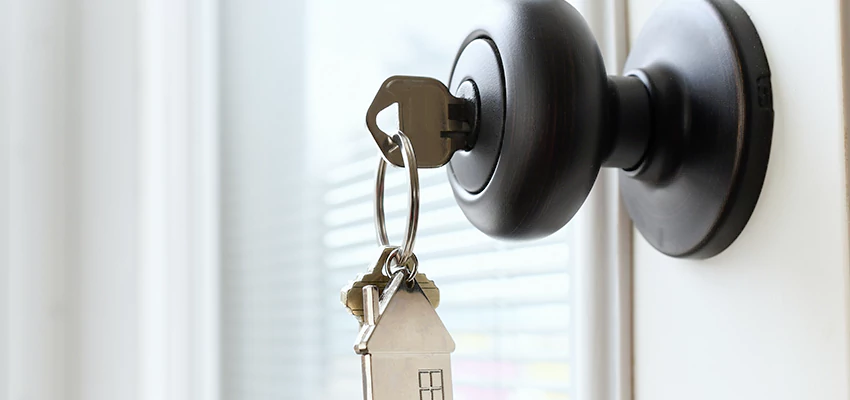 Bifold Door Knob Replacement in Ben Lomond, California